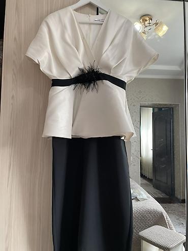 Вечерние платья: Вечернее платье, Пышное, Длинная модель, Атлас, С рукавами, Камни, M — 10