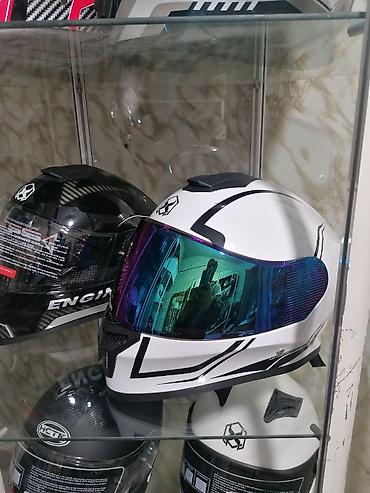 arai: Мото‑шлемы с зеркальным визором адрес Махатма Ганди 370/1 магазин мото — 3