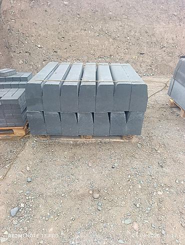 Дорожные бордюры: Дорожный бортовой камень (бордюр) из вибропрессованного бетона — 4