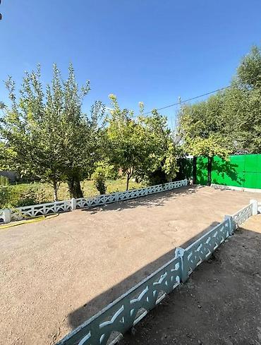 Продажа коттеджей и домов: 6 комнат, 200 м², 15 соток, Бишкек, Собственник — 18