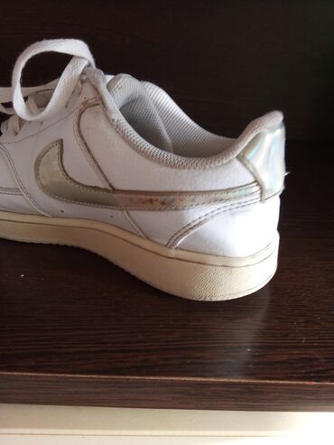 Patike: Nike, 38.5, bоја - Bela — 2