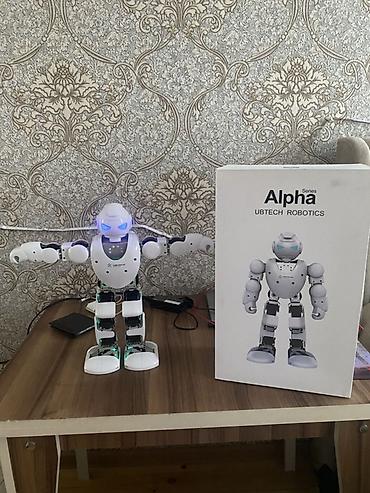 robot əlcək: UBTECH Robotics Alpha Series interaktiv robot - Marka/model: UBTECH — 9