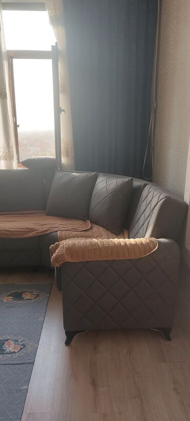 cay evi divanlari: Kunc divan 2 ay islenip hecneye yoxdu gül kimidi 300 manatdi asagi
