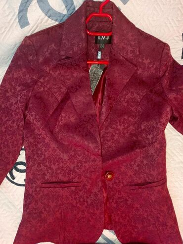 Dəstlər, kostyumlar: Təmiz türk brendidir. Etiketi üstündə .mayasından qat qat ucuz verilir — 10