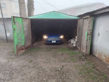 Kirayə qaraj: 25 kv. m, 4 * 6 * 2 Metal Kommunal xətlər qoşulmayıb — 3