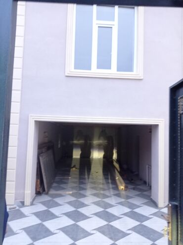 Həyət evləri və villaların satışı: Satılır: həyət evi - İki mərtəbəli layihə: aşağıda qapalı qaraj və — 3