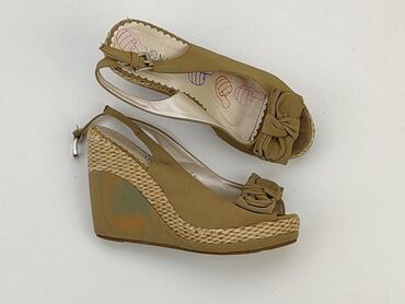 Sandals & Flip-flops: Sandals condition - Very good