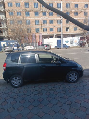 Honda: Honda Fit: 2003 г., 1.5 л, Автомат, Бензин, Хэтчбэк