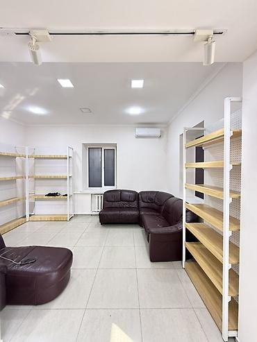 Аренда помещений свободного назначения: Сдается коммерческое помещение по первой линии, по улице Ахунбаева — 3