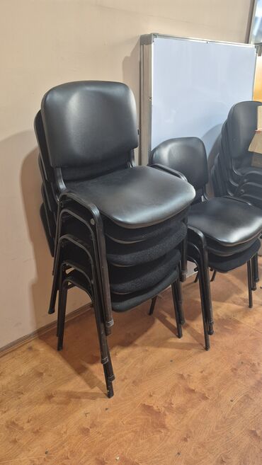 куплю чугунную ванну бу: Yığılabilən ofis/konfrans stulları - Rəng: qara - Material: yumşaq