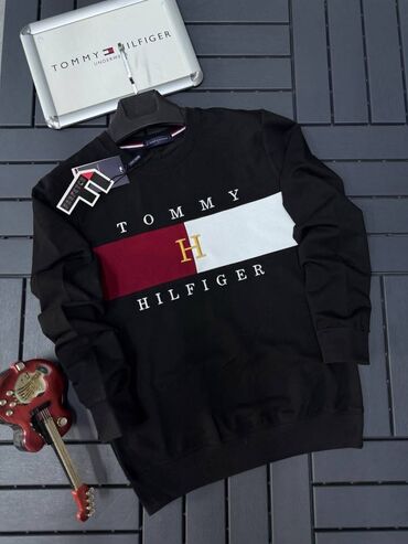 Duksevi: Duksevi 
S m l xl 2xl(pitati za dostupne vel)
Cena 3000 din — 13