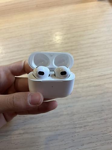 для уха: Беспроводные наушники Apple AirPods (3-го поколения) - Форм‑фактор — 2