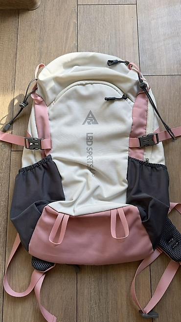 i̇dman cantaları: Çəhrayı ağ bel çantası (backpack). Az istifadə olunub — 1