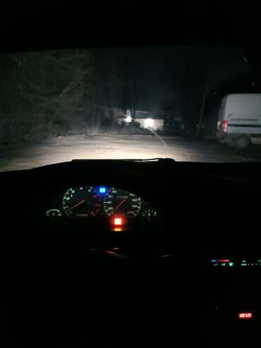 Mazda: Mazda 626: 1988 г., 2 л, Механика, Бензин, Хэтчбэк — 10