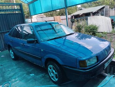 Volkswagen: Volkswagen Passat: 1993 г., 1.8 л, Механика, Бензин, Седан