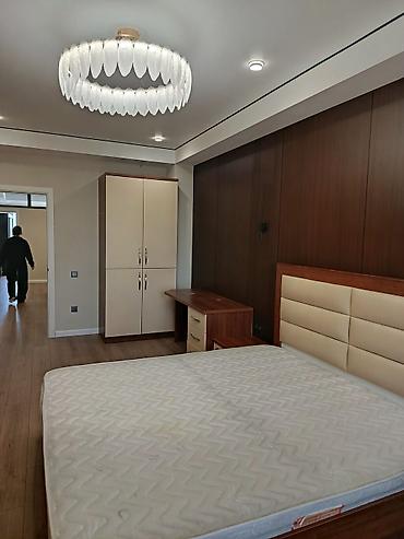 Продажа квартир: 3 комнаты, 84 м², 7 мкр 10 этаж — 12