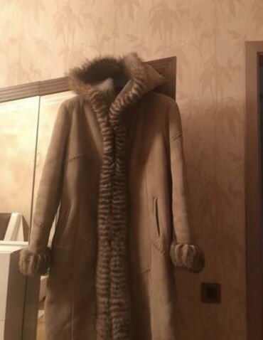 женское пальто с мехом: Пальто Mario Bellucci, M (EU 38), цвет - Бежевый
