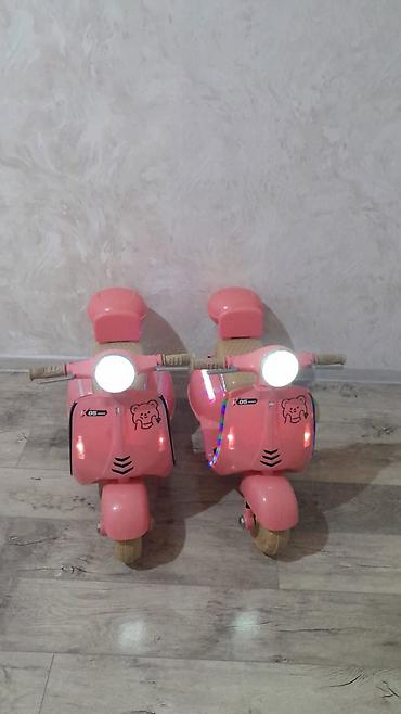 maşa ayı: Uşaq elektrik skuteri (Vespa tərzində) – çəhrayı rəng - Tip — 7