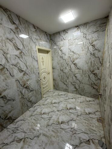 Həyət evləri və villaların satışı: 2.5 sotun içində 160 kv 2 mərtəbəli 5 otaq. 24 kv obyektlə. Obyekt 400 — 6