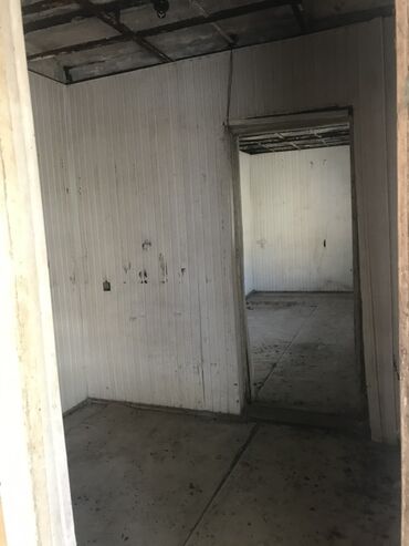 Anbar və emalatxanalar: Anbar/istehsalat sahəsi - Şəhər daxili həyətyanı zonada yerləşən — 8