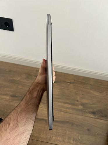 Apple MacBook: İşlənmiş Apple MacBook, 13.3 ", Apple M1, 256 GB — 9