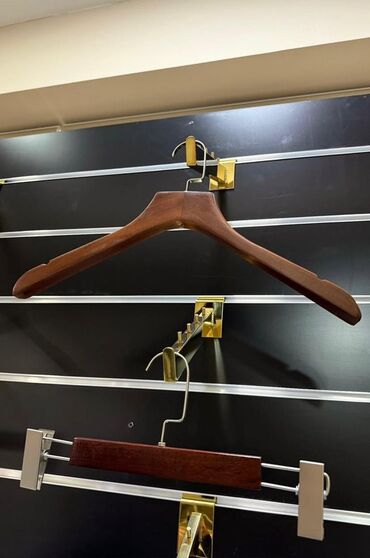 Mağaza asılqanları: Məhsul: Asılqan və aksesuar asqı dəsti Təsvir: - Fərqli modellərdə — 13