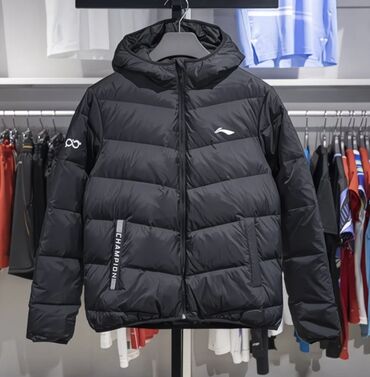 продаю в связи с переездом: Мужская куртка, M, Champion, Новый, цвет - Черный, Платная доставка