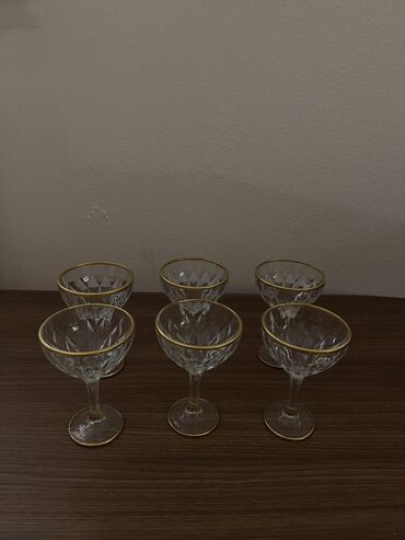Tort və şiriniyyat qabları: Tort və şiriniyyat qabı, rəng - Qızılı