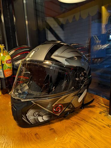Другие аксессуары: Шлем ORZ новый комплект перчатки бандарка и визер качество хорошее