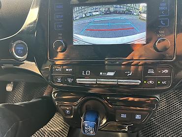 Toyota: Toyota Prius: 2017 г., 1.8 л, Автомат, Гибрид, Хэтчбэк — 9