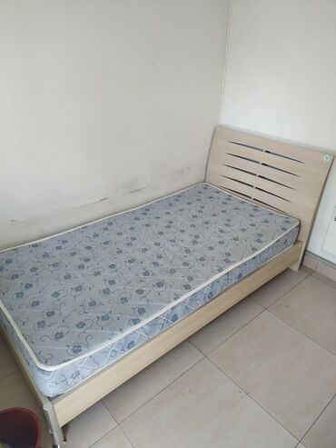 купить двухэтажную кровать бу: Срочно продаю Удобная классная односпальная кровать со светлым
