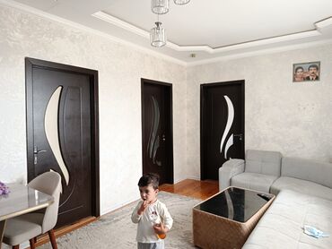 Lyuk qapaqları: Məhəccərli şüşə əlavəli otaq qapıları dəsti (4 ədəd) - Material: tünd