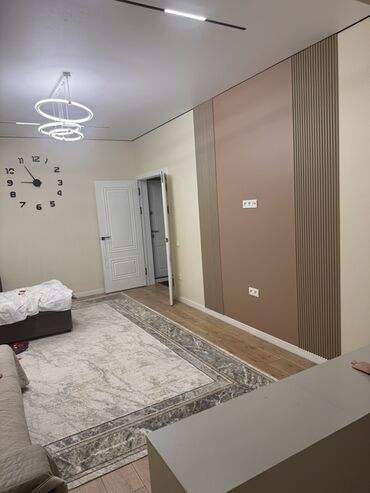 новый дом с дизайнерским ремонтом: 1 комната, 42 м², 106 серия, 2 этаж, Дизайнерский ремонт