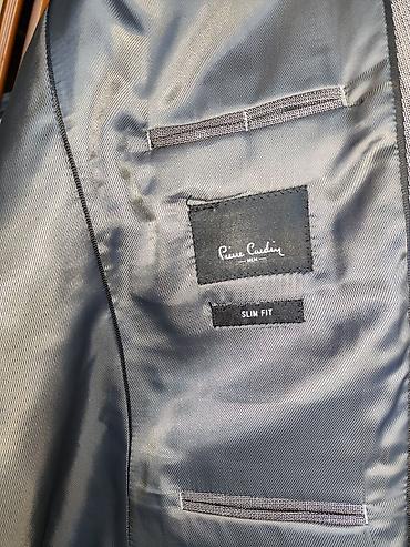kis: Pierre Cardin firmasının boz rəngdə, slim fit biçimli kişi kostyumu — 3