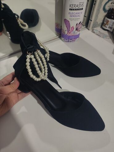женский обувь размер 38: Туфли 37, цвет - Черный