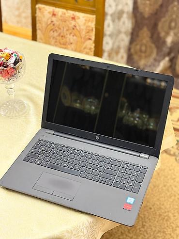 15.6 ekran: HP noutbuk – 15.6" ekranlı, tam ölçülü klaviatura və ayrıca rəqəmsal — 2