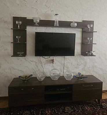 106 ekran tv: - Divar üçün TV paneli və alt TV tumbası dəsti Üst açıq polkalar 90sm — 1
