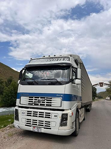 крытый эвакуатор: Тягач, Volvo, 2002 г., Тентованный — 2