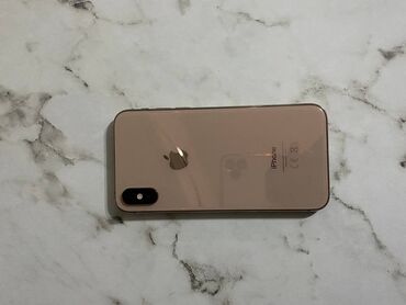 Apple iPhone: IPhone Xs, Б/у, 64 ГБ, Золотой, Зарядное устройство, Защитное стекло, Чехол, 76 %