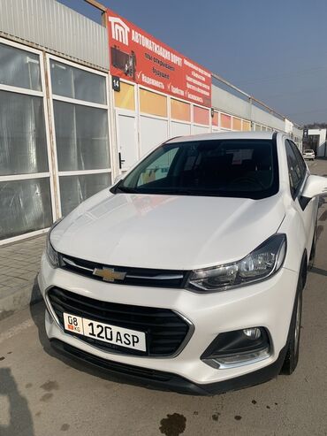 опель внедорожник: Белый кроссовер Chevrolet Trax 1,6л ДИЗЕЛЬ с пятидверным кузовом