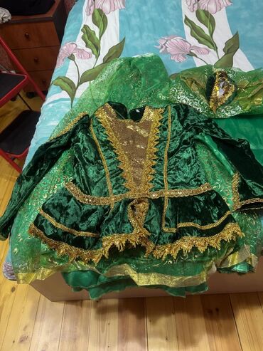 Milli geyimlər: Məhsul: Uşaq üçün milli geyim dəsti Təsvir: - Parlaq atlas — 12