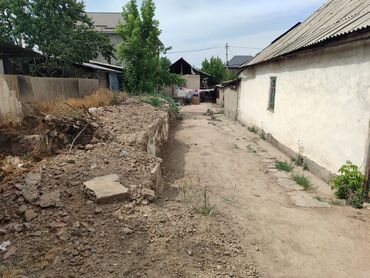 в районе кызыл аскер: 4 соток, Курулуш, Кызыл китеп