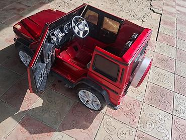 Uşaq üçün elektrik maşınları: Uşaq elektrikli maşını – qırmızı SUV stili - Marka/Model obrazı — 3