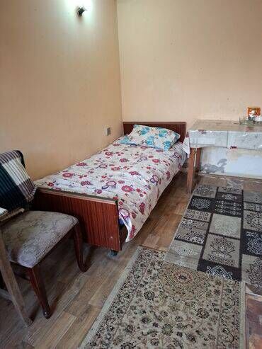 гостевые дома за городом: Salam 1 otaqlı ev kiraye verilir 1 nefere verilir Telebe ve yaxud iş