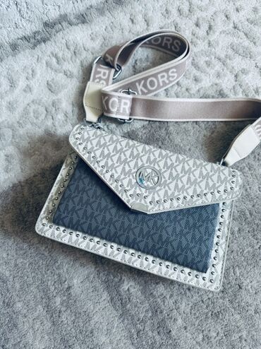 Классические сумки: Сумка-кроссбоди Michael Kors - Формат: компактная