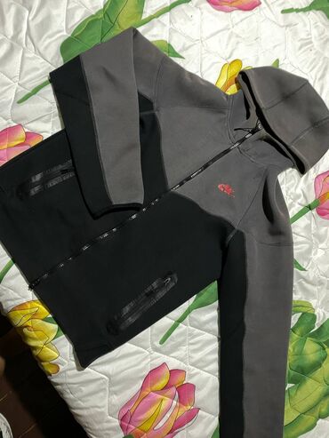 Толстовки: Мужская толстовка, M (EU 38), Nike, Б/у, цвет - Черный, Платная доставка, Самовывоз