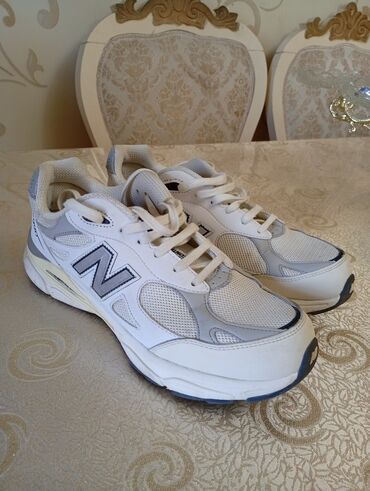 ağ uşaq krosovkaları: New Balance 990v3 kişi krossovkası - Model: M990AL3 (990v3) - Rəng