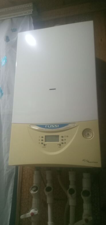 Tavan: İşlənmiş Kombi Rossi 32 kVt, Ünvandan götürmə, Zəmanətsiz, Kredit yoxdur
