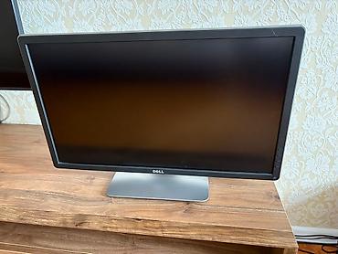 Monitorlar: Yüksək keyfiyyətli Dell P2415Q monitor. 4K (3840x2160) və IPS paneli — 2