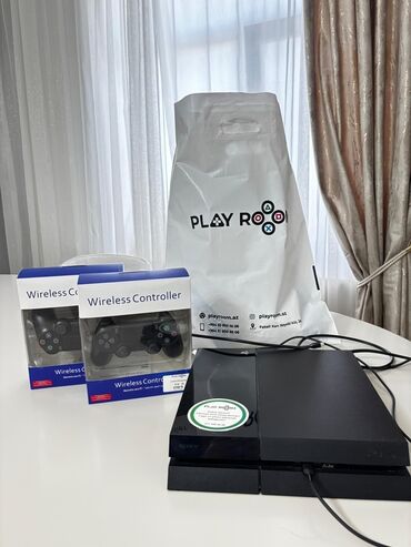 Tam dəst PlayStation 4 konsolu 1 TB yaddaş, iki ədəd simsiz nəzarətçi
